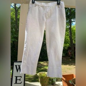 Isaac Mizrahi Live ;white, True Denim pull on crop skinny Jeans sz. 10P